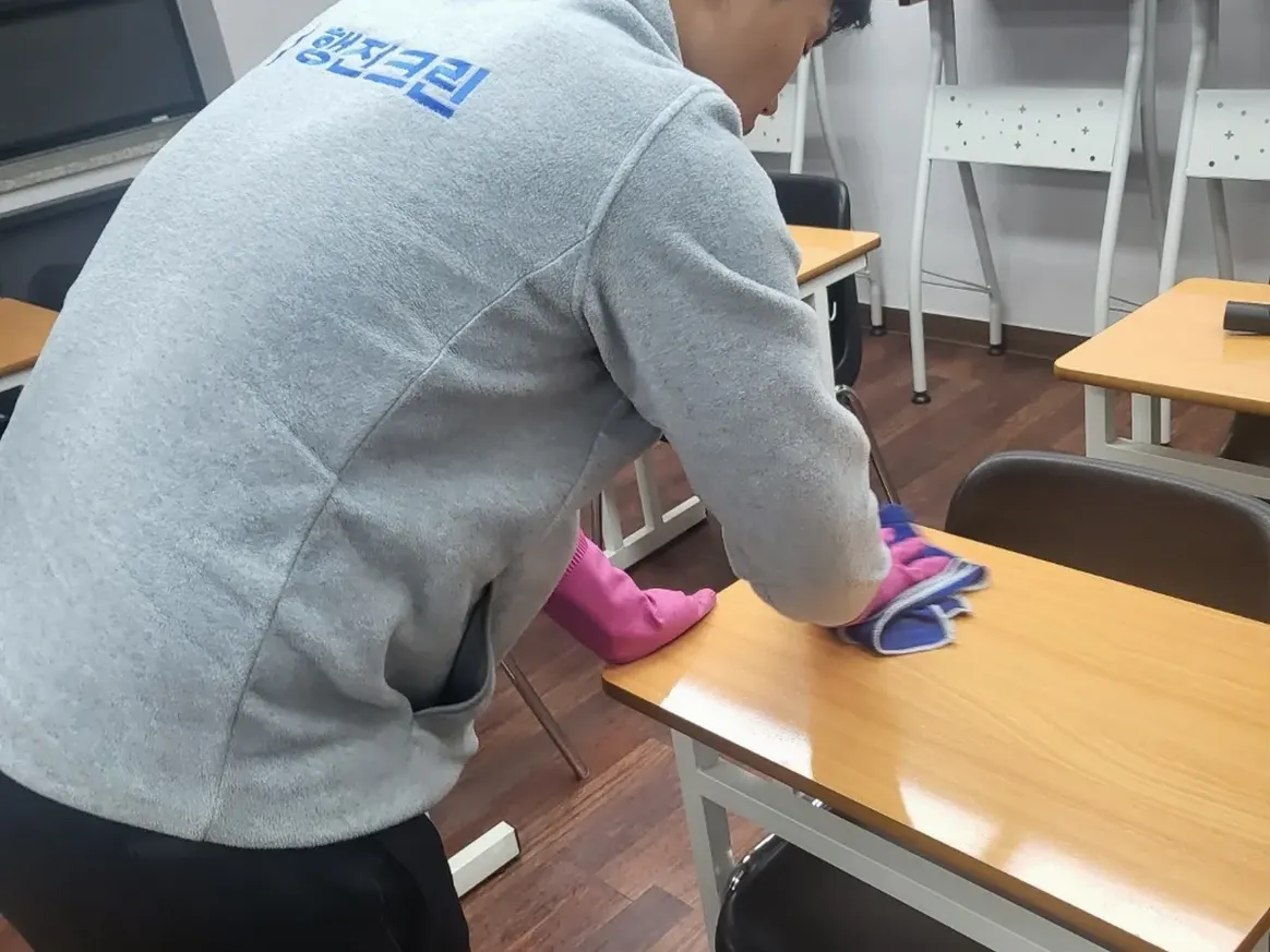 부안군 동진면 유치원 책걸상 교실 위생청소 사례 - 행진크린