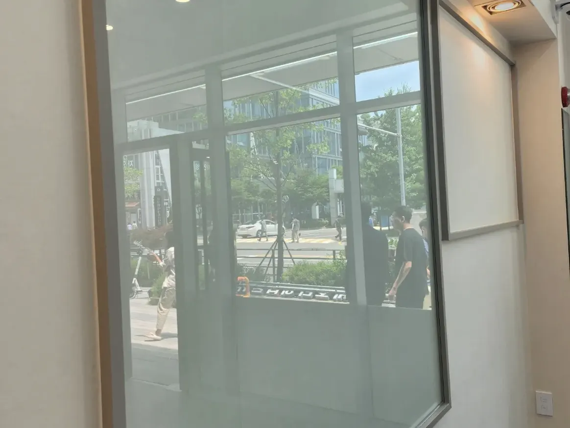 남원시 금지면 매장 내부 유리·창 청소 사례 - 행진크린